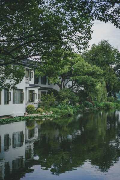 西湖酒店, 体验湖畔风情和舒适住宿