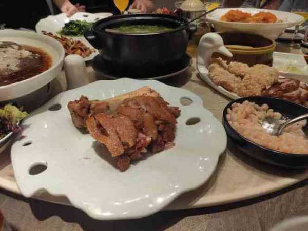 香雪海饭店, 优雅用餐体验与美食推荐