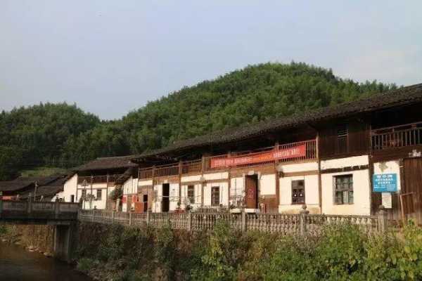 梨溪镇, 探索这个隐秘的山水之地