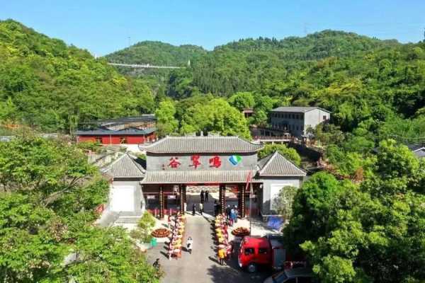 鸣翠谷风景区, 探秘自然美景与人文故事
