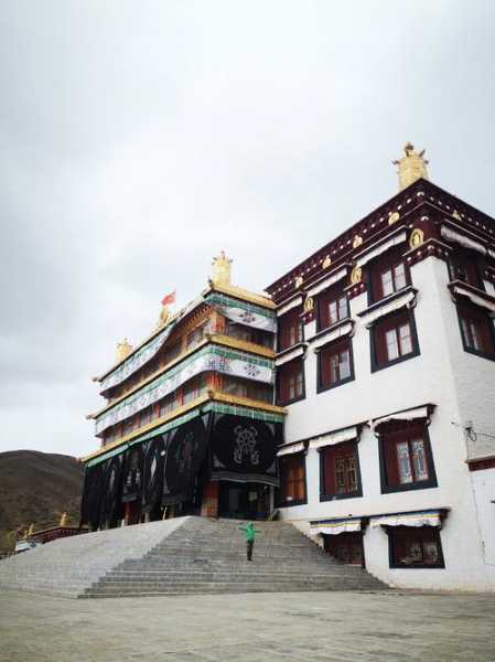 长青春科尔寺, 探秘藏传佛教圣地的魅力